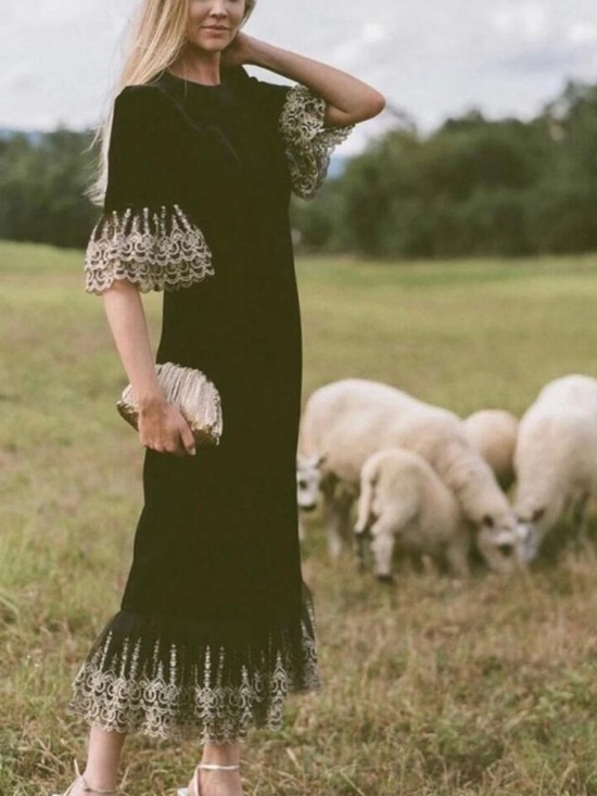 Pomander Place Dresses & Skirts - Tuckernuck Pomander Place Lillith Black Velvet Gold Lace Maxi Dress Small